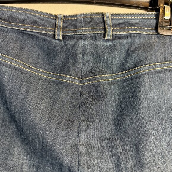 St. John Denim Jean Capris Women's 10 Blue Cuffed Stretchy Designer Classic Chic - Picture 9 of 10